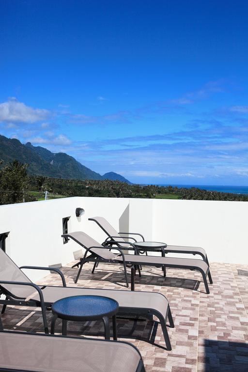 Coastline Azure B&B Donghe Bagian luar foto
